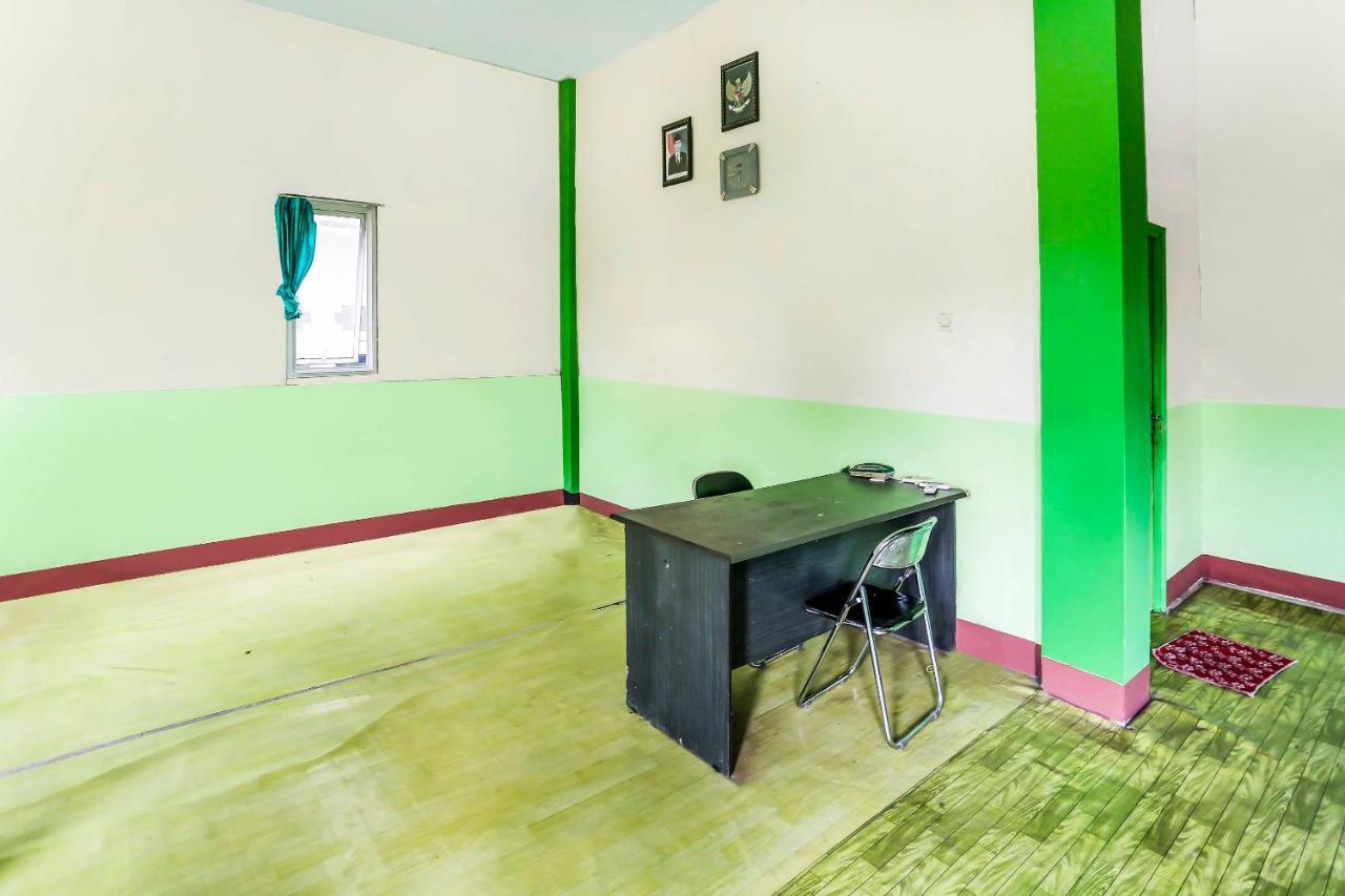 Oyo 90825 Hotel Lizha 2 사마린다 외부 사진
